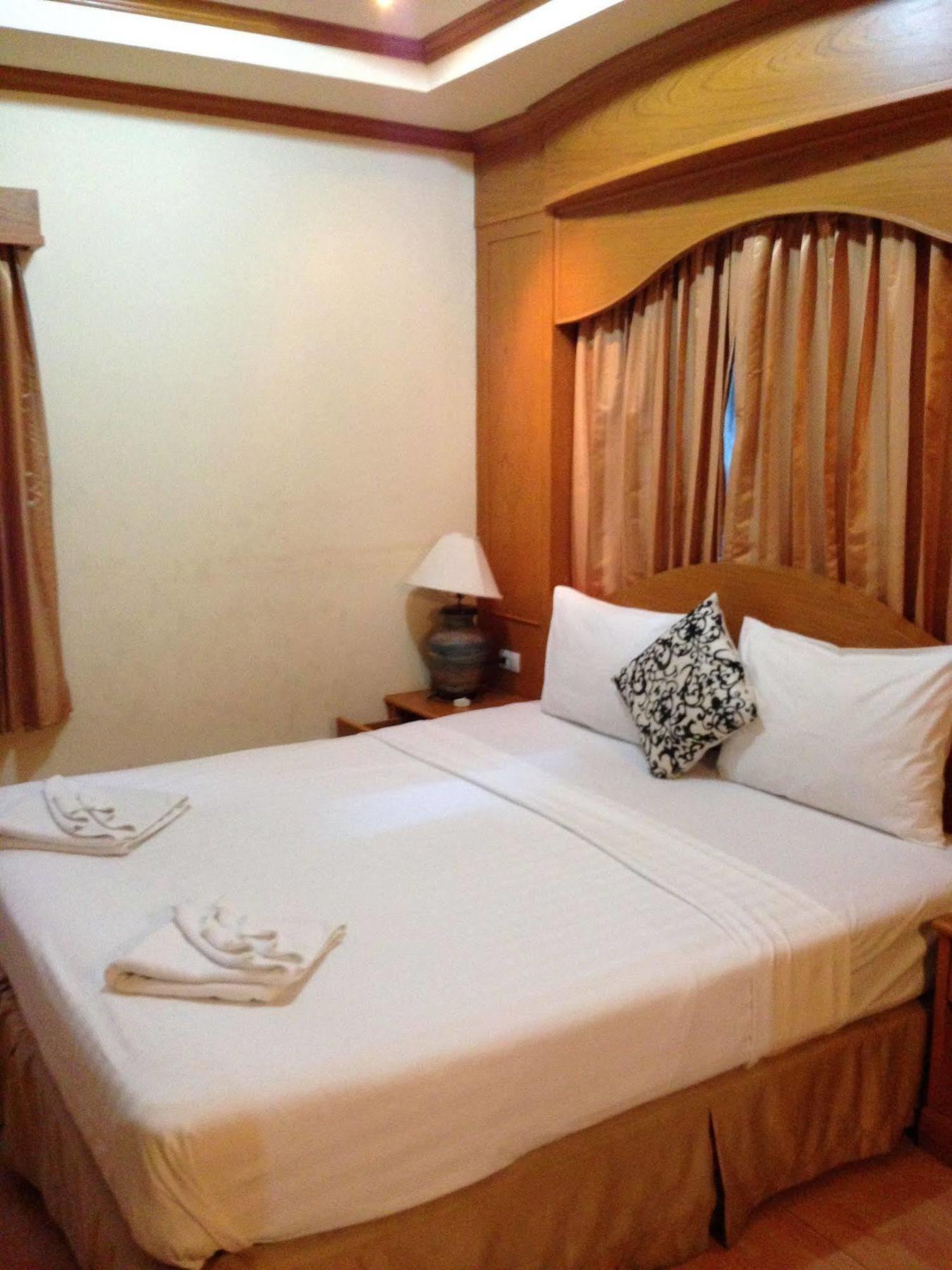 Готель The House Patong Екстер'єр фото