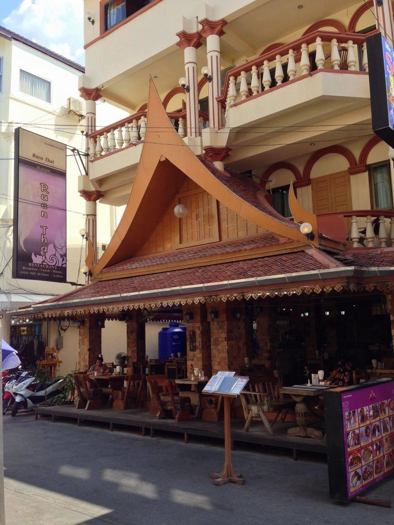 Готель The House Patong Екстер'єр фото