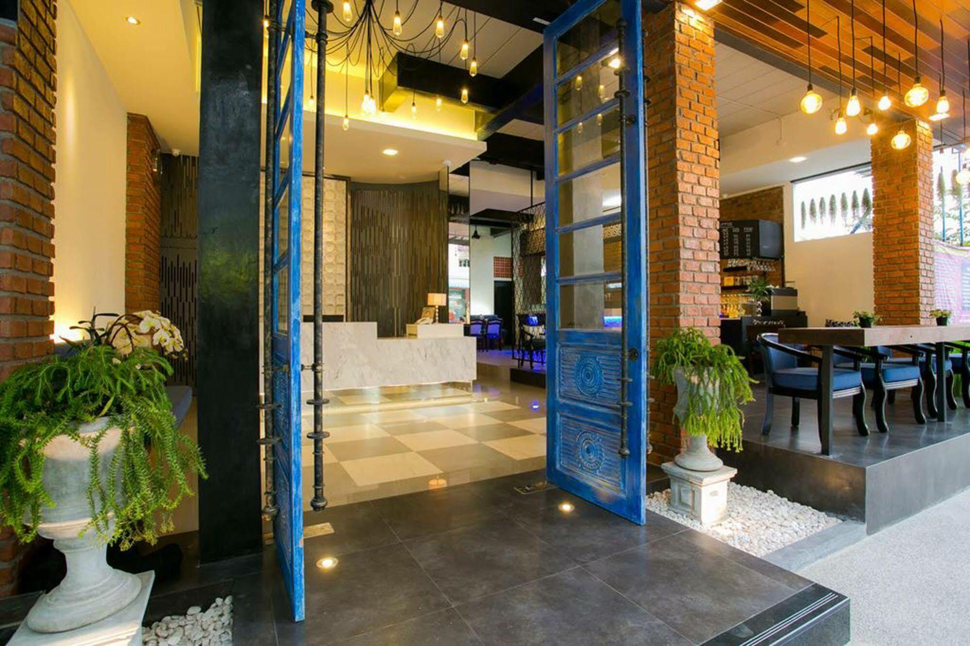 Готель The House Patong Екстер'єр фото