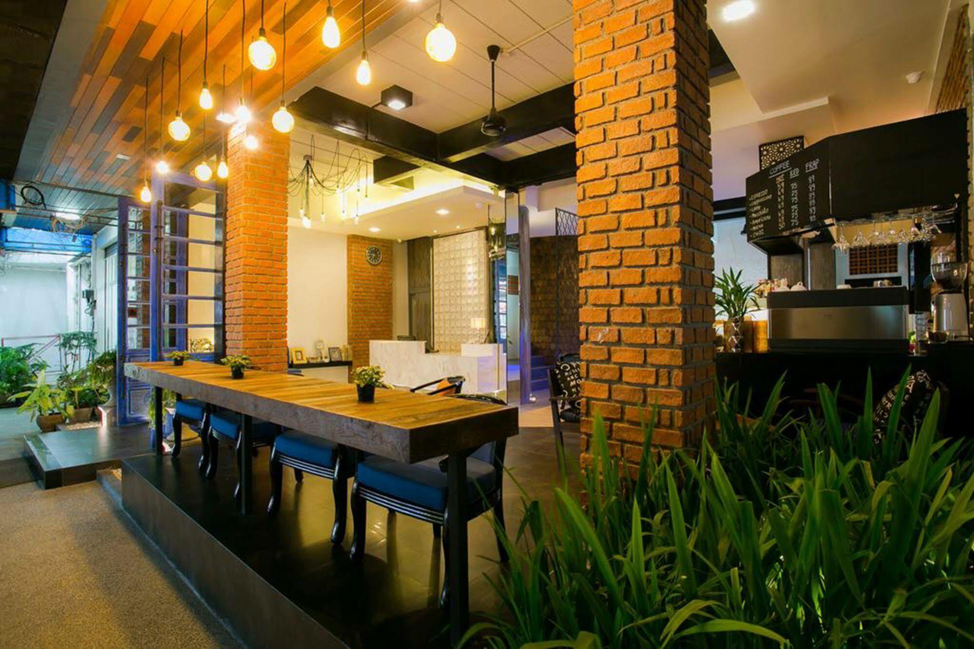 Готель The House Patong Екстер'єр фото